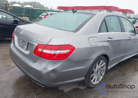 2011 Mercedes-Benz E 550 4Matic из США, поврежденный, VIN WDDHF9ABXBA316045